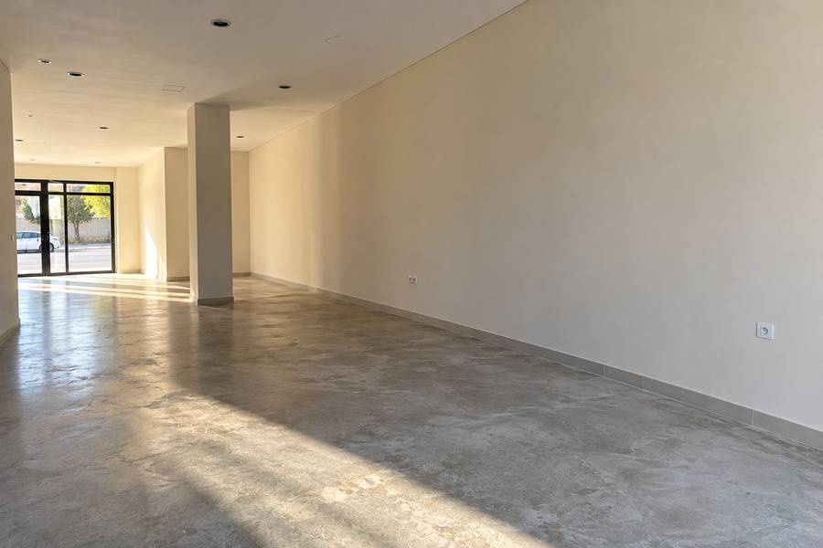 Barramento de pladur num espaço comercial